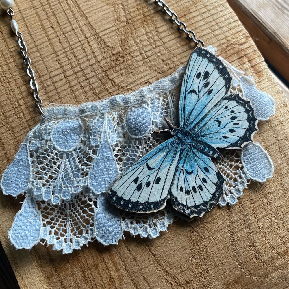 Elegant Blue Butterfly Lace Necklace - Picture 1 of 7